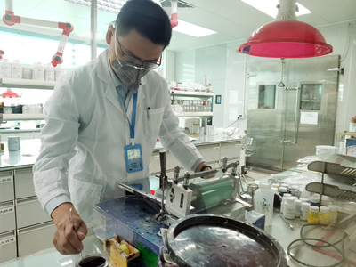 中山最美科技工作者⑨ 馮文照:從零開始研發(fā),突破國產(chǎn)油墨技術瓶頸