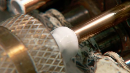 美國花幾百萬研發的太空筆技術多高端?看生產過程后感覺很簡單!